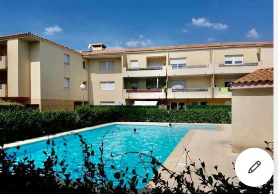 Апартаменты Appt Lumineux, Piscine, Wifi Монпелье Экстерьер фото